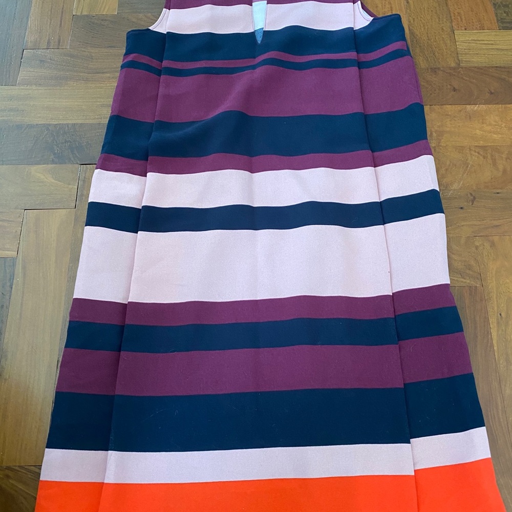 This dress looks fabulous